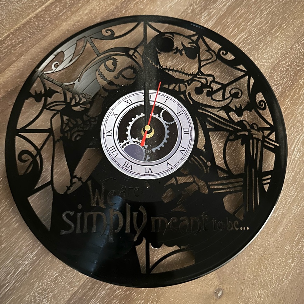 Disney Nightmare Before Christmas Vinyl Record Wall Clock – Jack & Sally - Picture 3 of 7